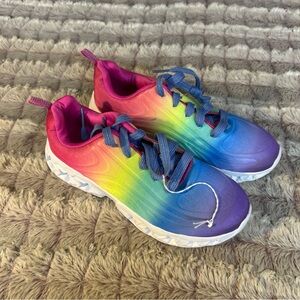 New Colorful Athletic Works Girl
Light Up Sneakers Size 4